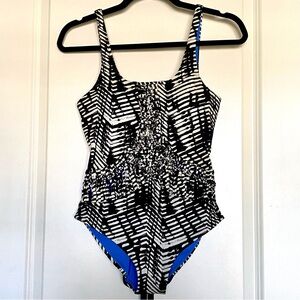 NWT Dolce Vita Women's One-Piece Swimsuit Low Back Ikat Macramé Size Medium